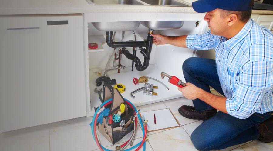 Expert burst pipe repair services in Mount Ayr, IN